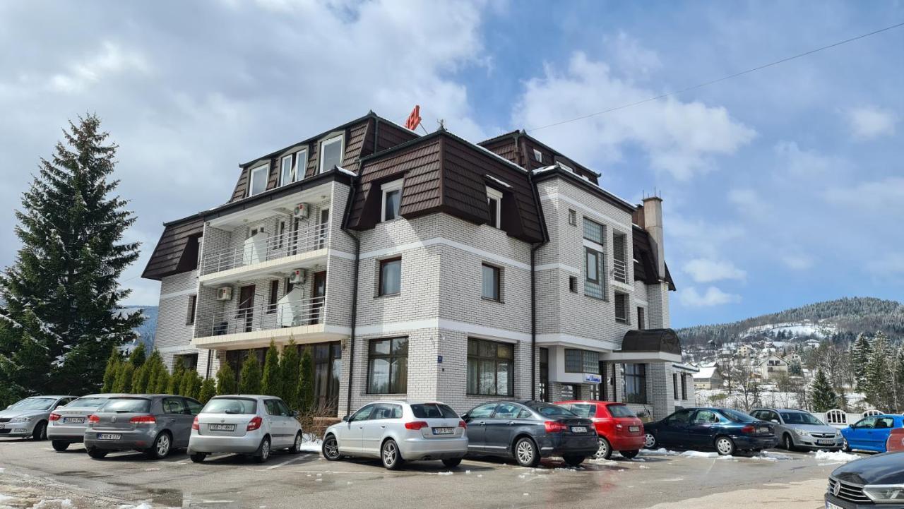 Hotel Damis Pale Buitenkant foto